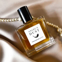 Francesca Bianchi | Poederig | Perfume Lounge Angel's Dust - extrait de parfum
