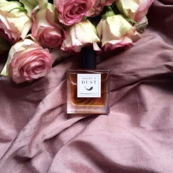 Francesca Bianchi | Poederig | Perfume Lounge Angel's Dust - extrait de parfum
