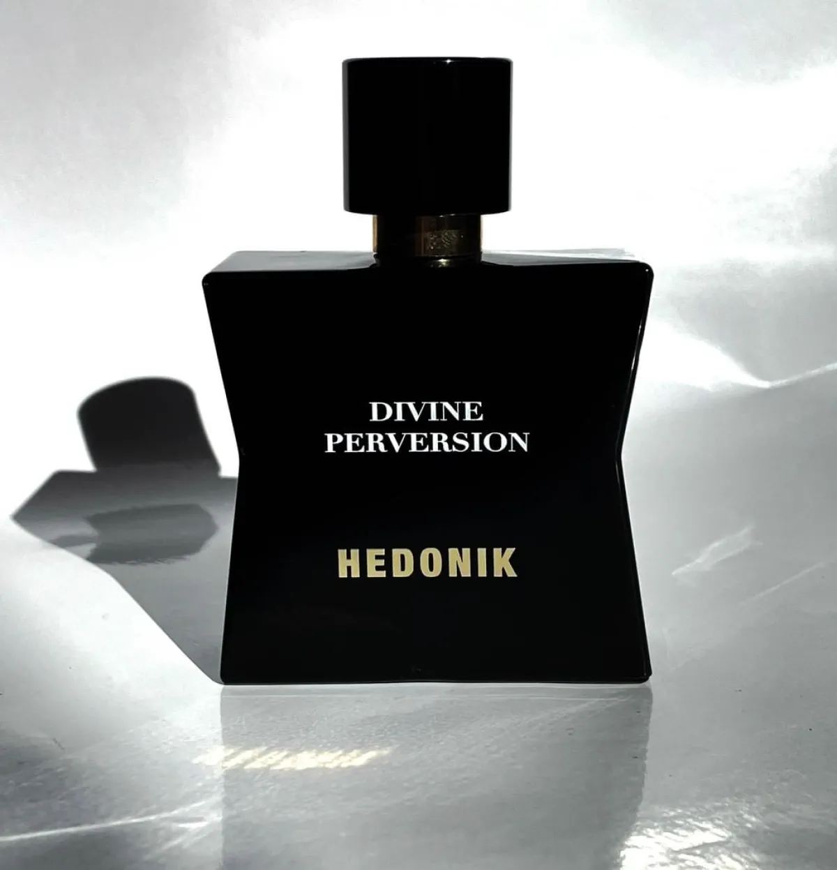 Francesca Bianchi | Leer | Perfume Lounge Divine Perversion - extrait de parfum