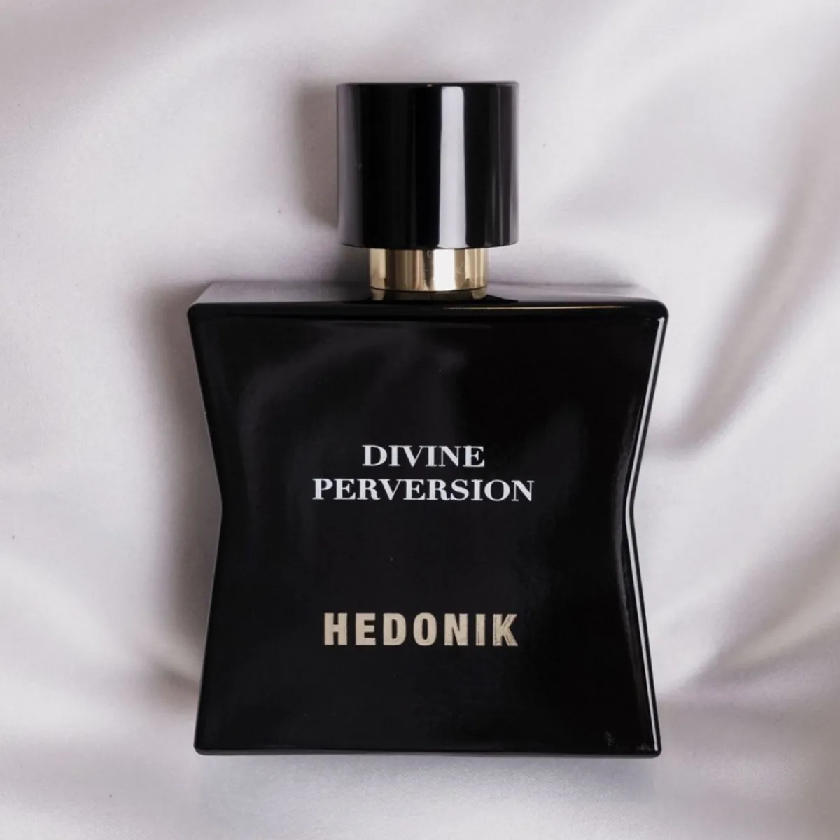 Francesca Bianchi | Leer | Perfume Lounge Divine Perversion - extrait de parfum