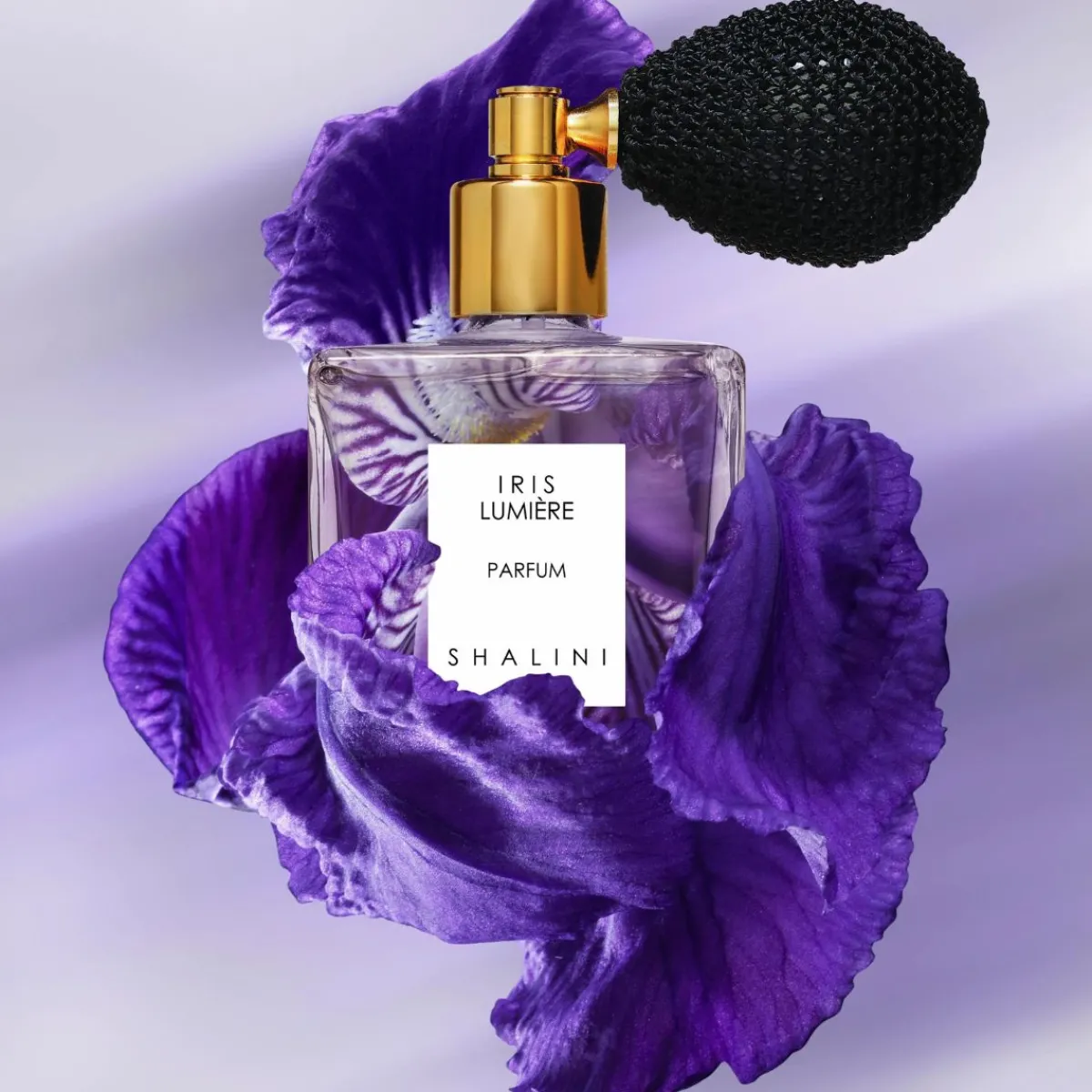 Voor Haar | Poederig | Perfume Lounge Iris Lumiere ballonverstuiver - extrait de parfum