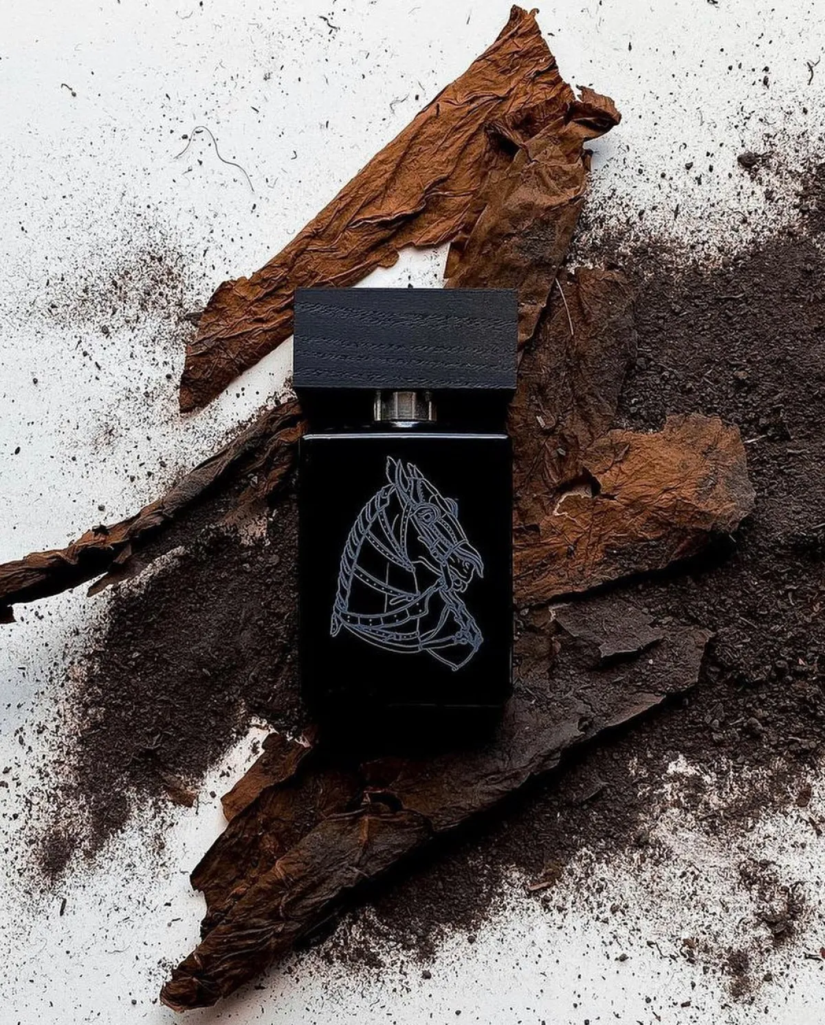 Leer | Perfume Lounge Iron Duke - eau de parfum