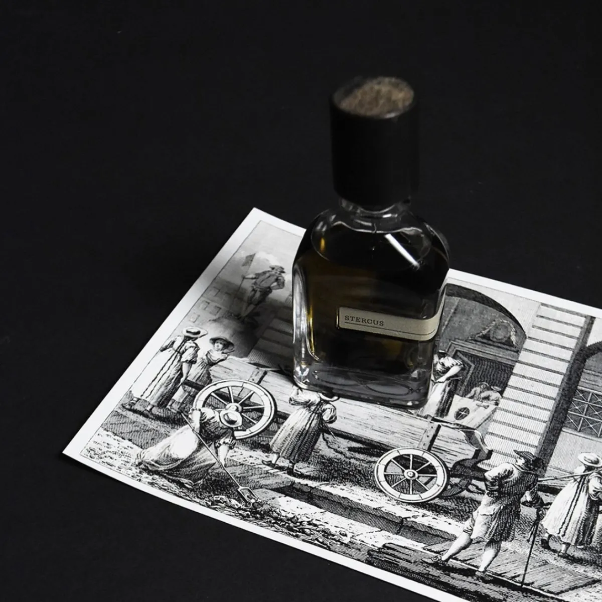 Alessandro Gualtieri | Houtachtig | Perfume Lounge Stercus - extrait de parfum